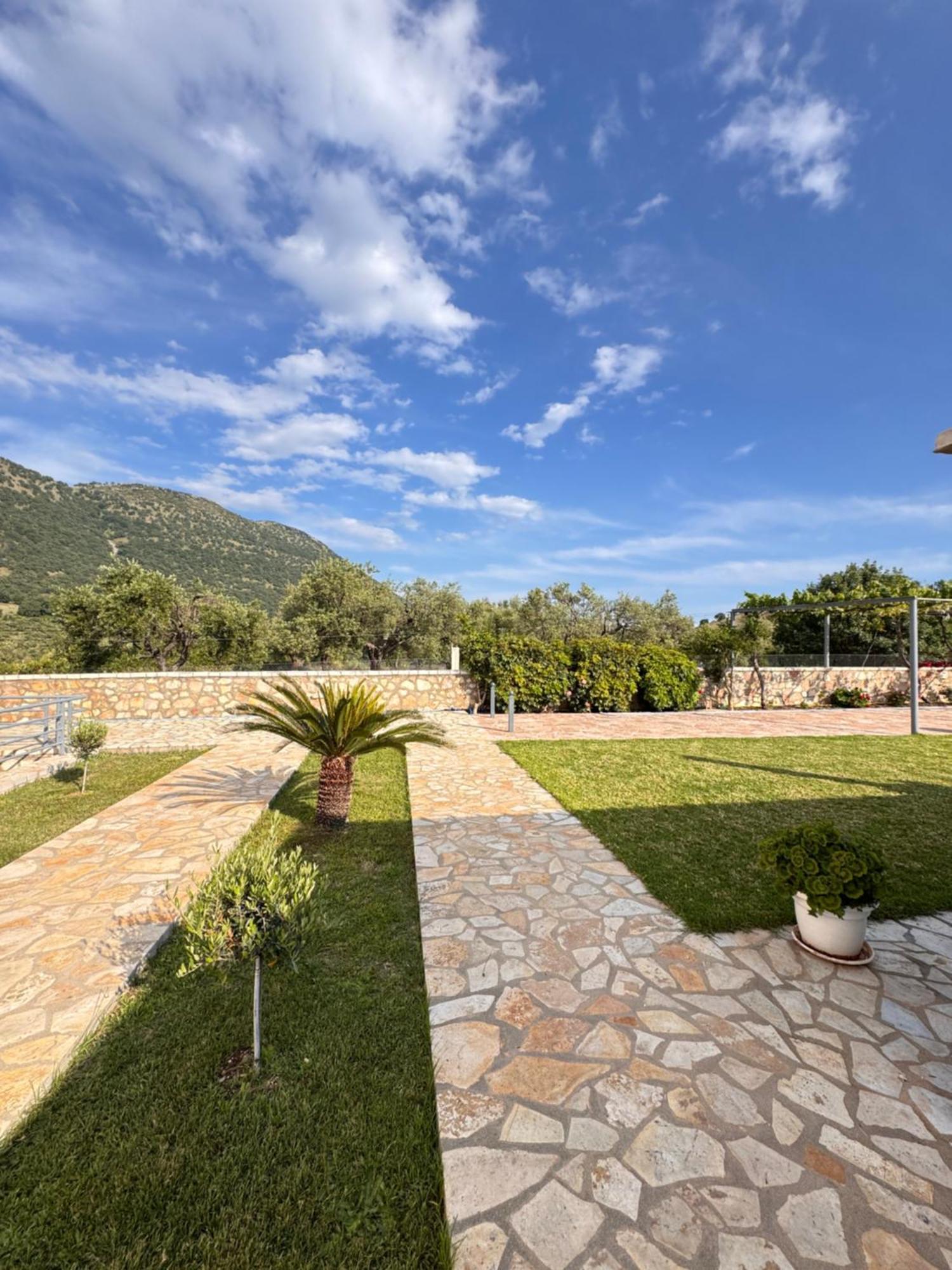 Belvedere Hotel & Suites Himare Exterior photo