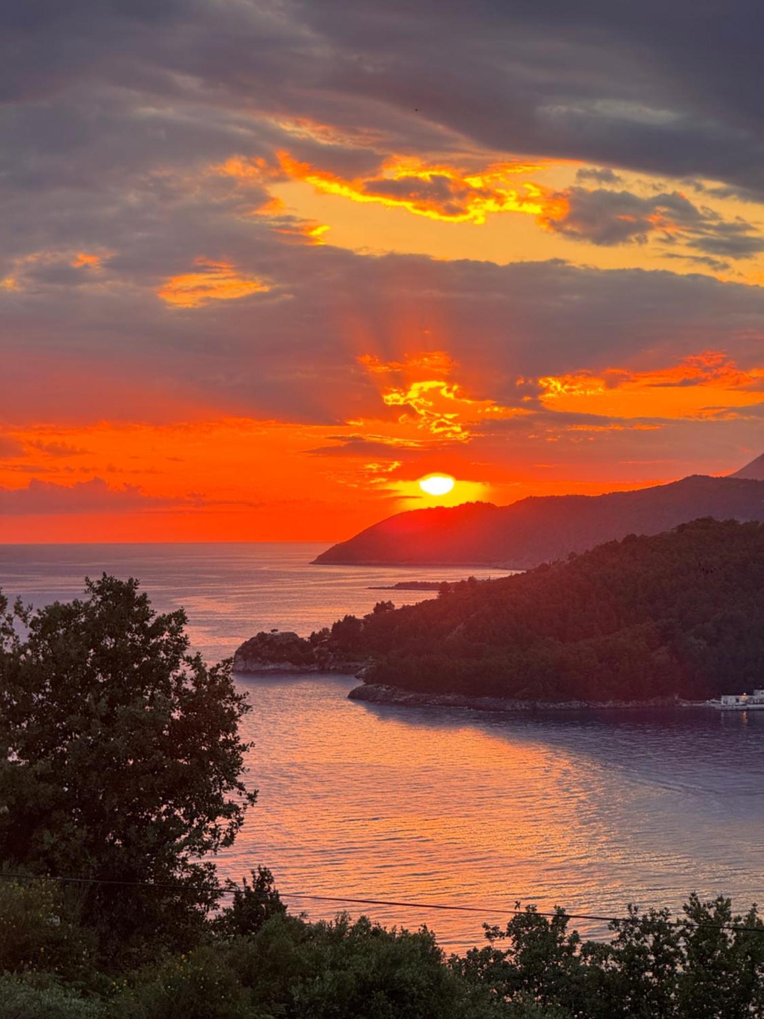 Belvedere Hotel & Suites Himare Exterior photo